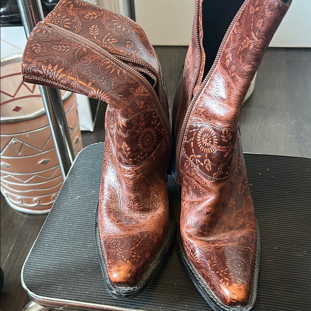 C. Luce Brown Heeled Boots with Embossed Leather - Picture 2 of 5
